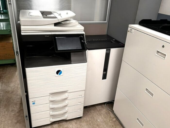 おコメの女 シュレッダー美術協力