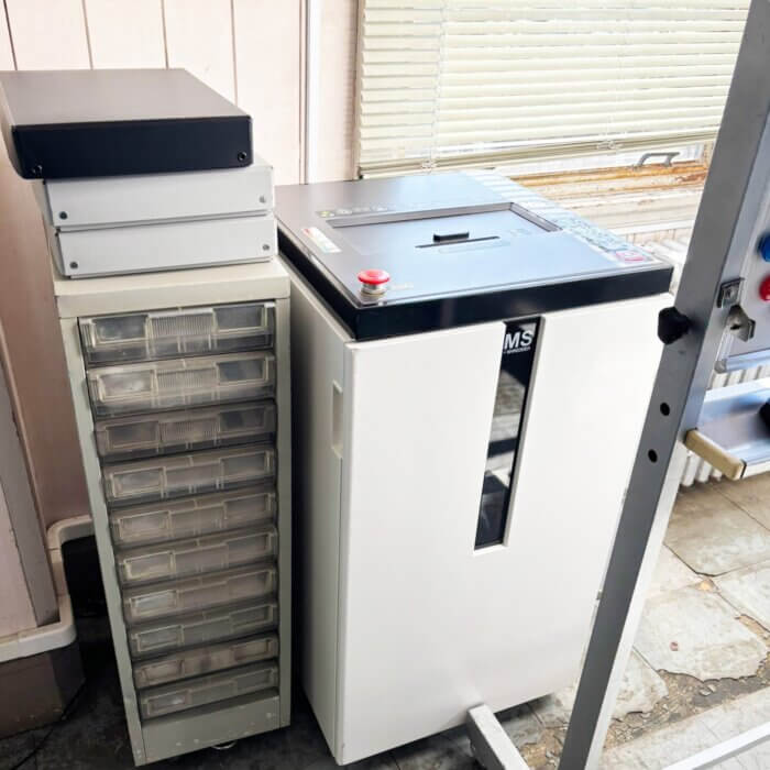 パンチドランク・ウーマン 美術協力